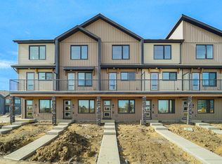 150 Cashman Cres #4, Edmonton, AB T6W1E9