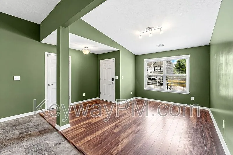 Building Photo - 3124 Saint Charles Ave