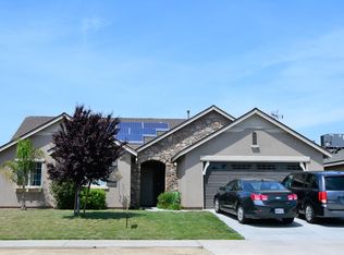 15666 W San Joaquin Ave, Kerman, CA 93630
