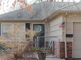 903 E Sheridan St, Olathe, KS 66061