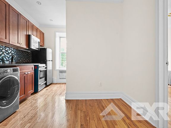 4th image of 709 De Kalb Ave #4