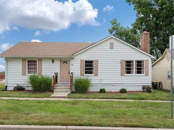 204 S Main St, Spring Hill, KS 66083