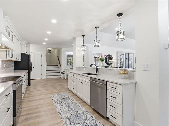 4th image of 7 Crane Landing Rd