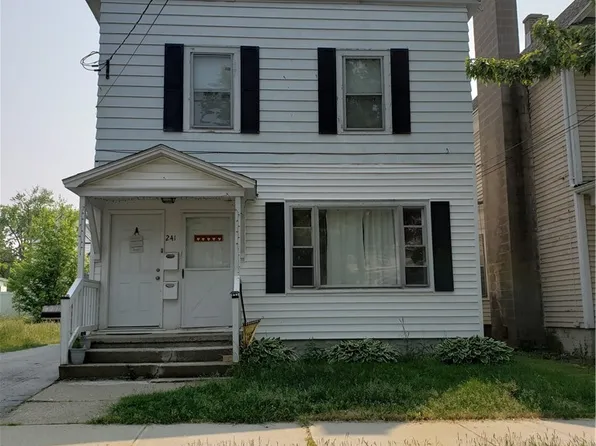 241 1/2 Lincoln Ave, Dunkirk, NY 14048