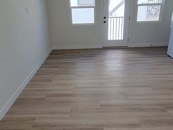 4th image of 716 1/2 N Harper Ave