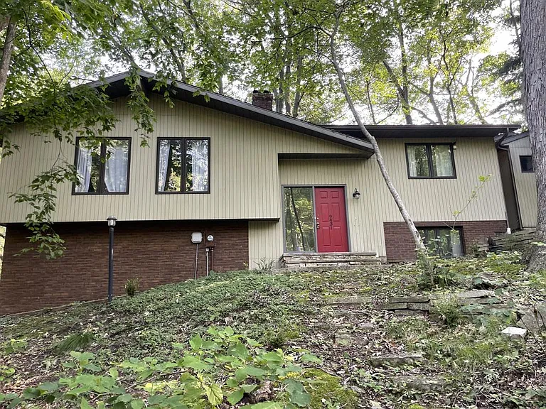 9431 Dunewood Dr — Photo 2