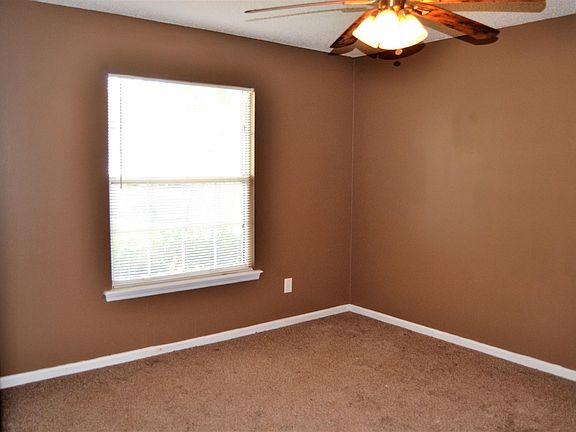 5th image of 8250 Creek Hollow Ct