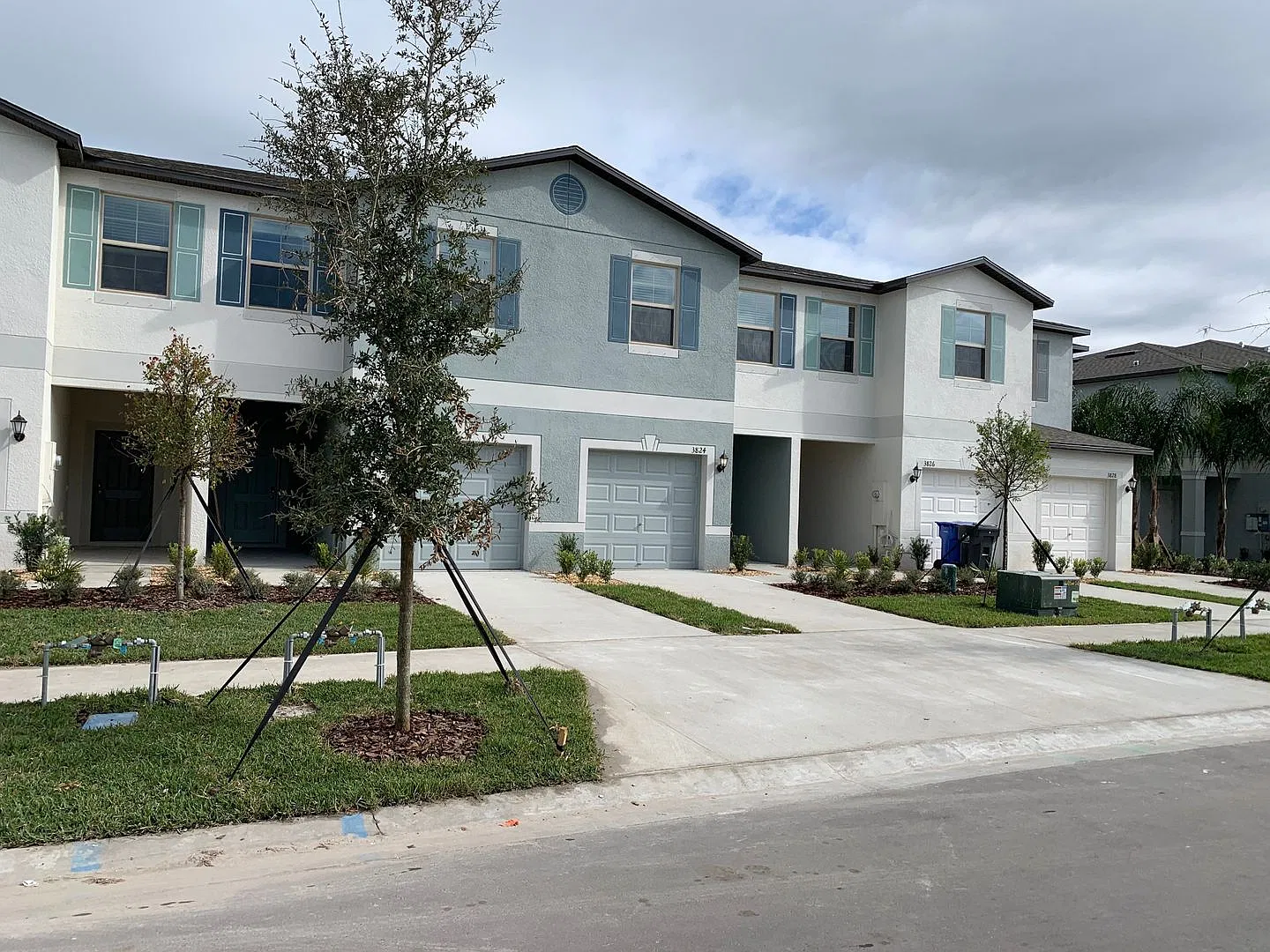 Well Maintained Townhouse in good location — Photo 4