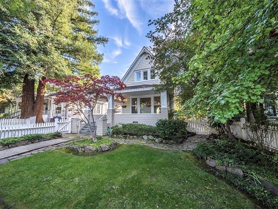 136 B St Ashland Or 97520 Zillow