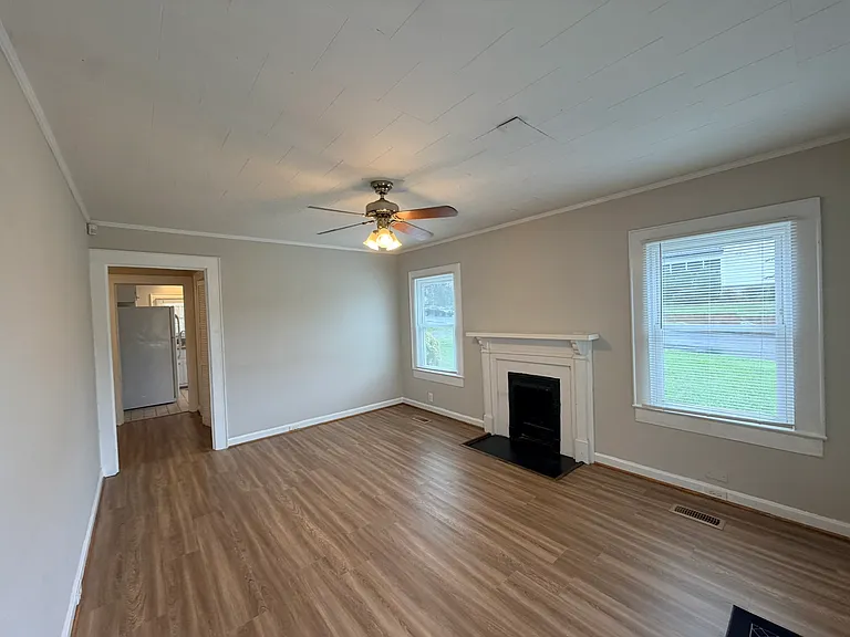 502 S Main St — Photo 3