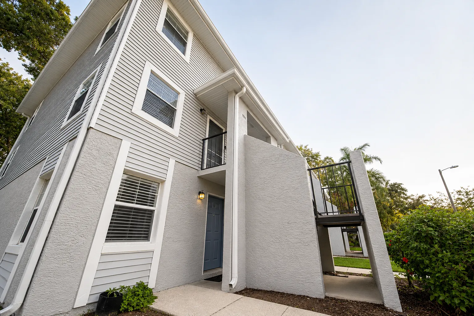7126 Waterside Dr — Photo 3