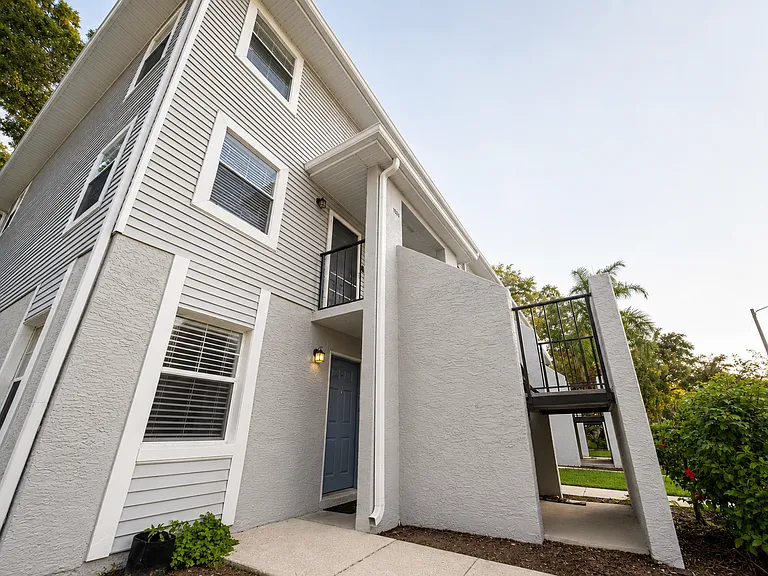 7126 Waterside Dr — Photo 3