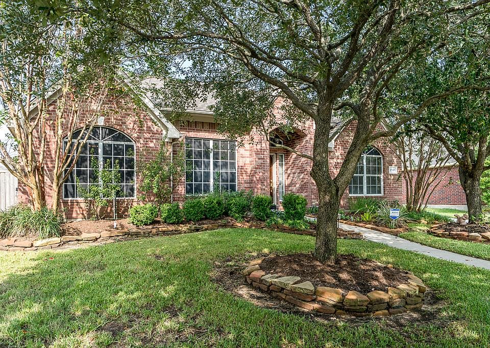 1st image of 17119 Cobble Shores Dr