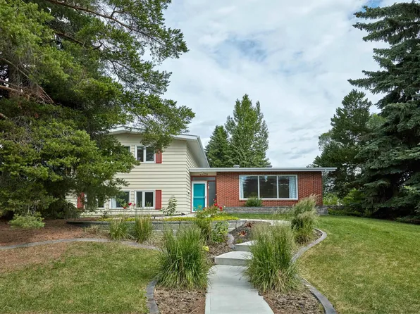 6628 124th St NW, Edmonton, AB T6H 3V3