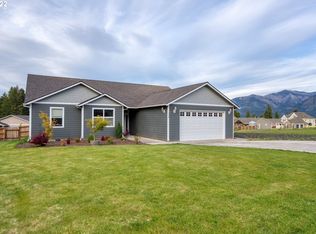 136 NW Osprey Ridge Ln, Stevenson, WA 98648