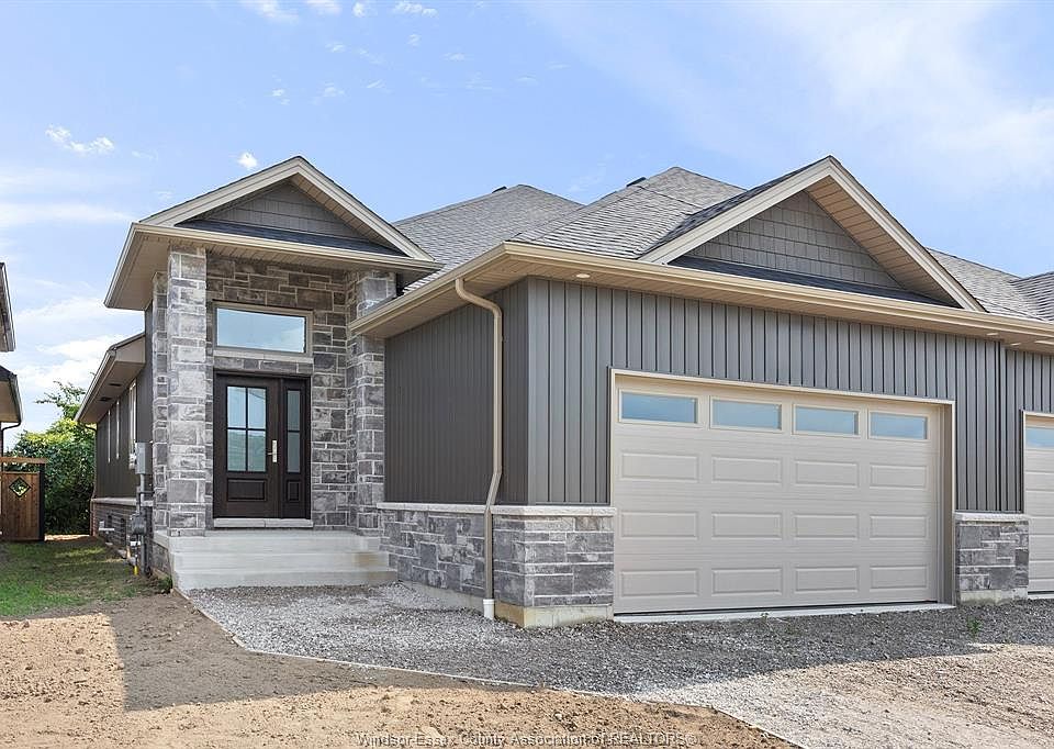 1st image of 77 Pereira Dr