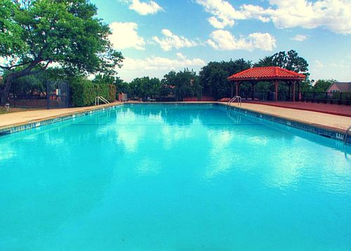 3rd image of 2602 Encina Dr