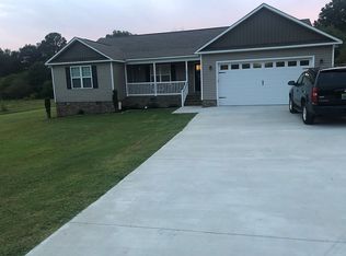 141 Creekside Dr, Albertville, AL 35950