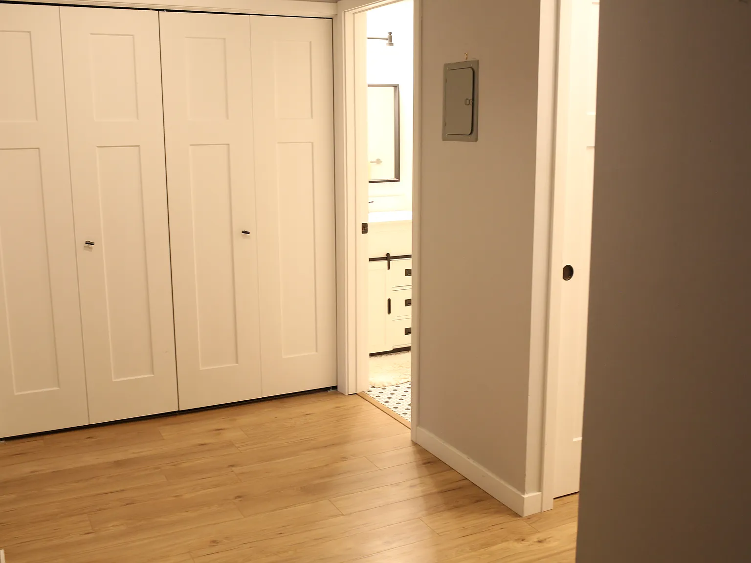 2 bed, 1055 sqft, $2,050 — Photo 3