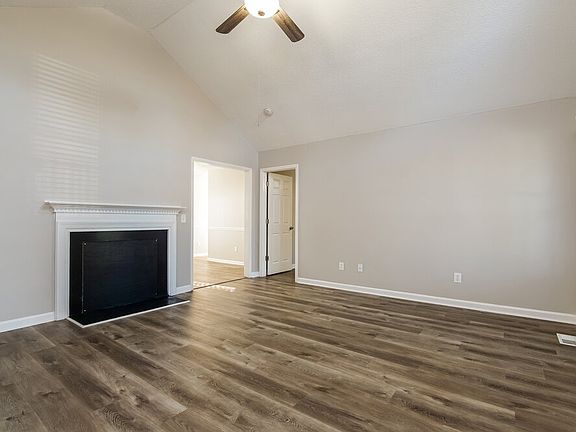 5th image of 3007 Brittany Dr
