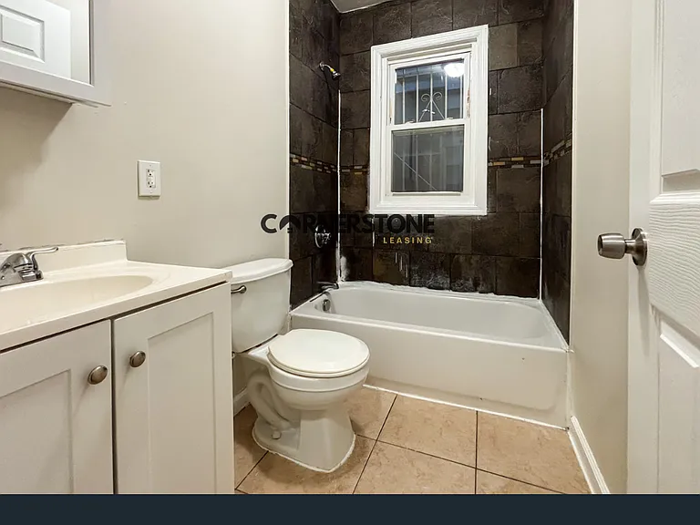 828 S 16th St — Photo 14