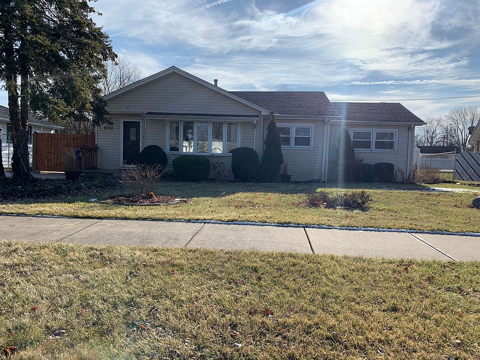 1st image of 6769 W 88th Pl