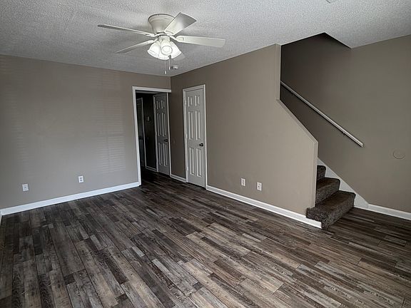 4th image of 315 Pinehill Dr #1