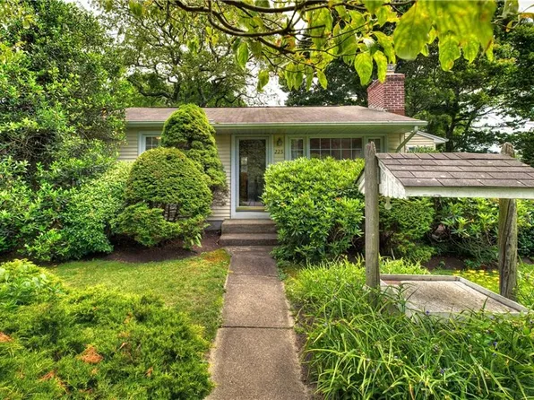 225 Capstan St, Jamestown, RI 02835