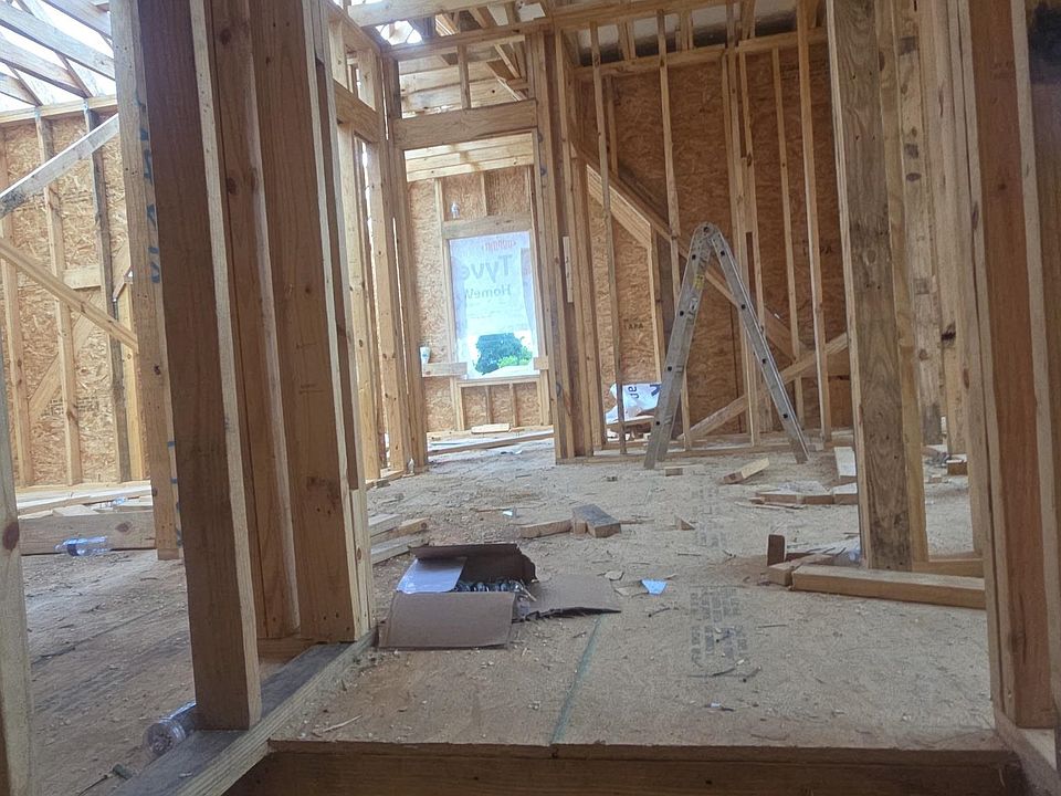 2nd image of 135 Moore Rd