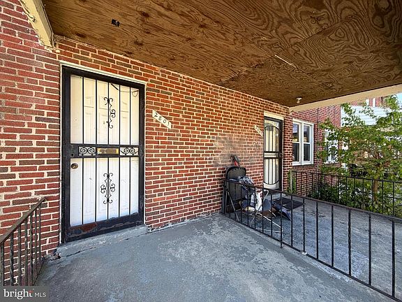 3rd image of 2801 Oswego Ave