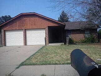2nd image of 829 SE 12th St