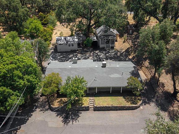 3rd image of 18493 Jamestown Rd