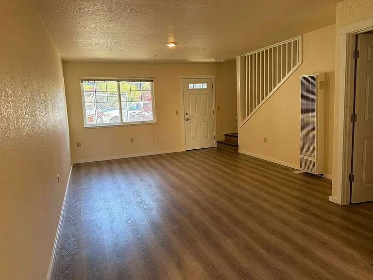 2750 Central Ave — Photo 15