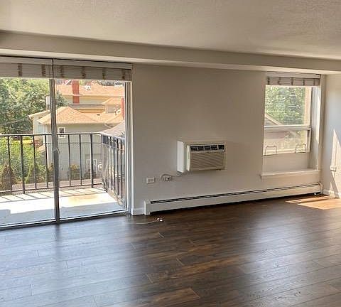 4th image of 1150 N Vine St #401