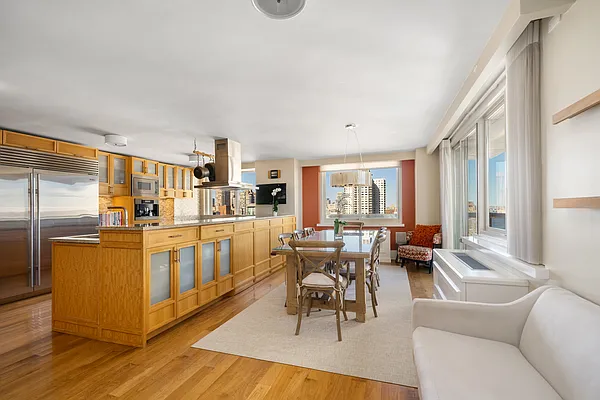 Sold by Modlin Group | media 1