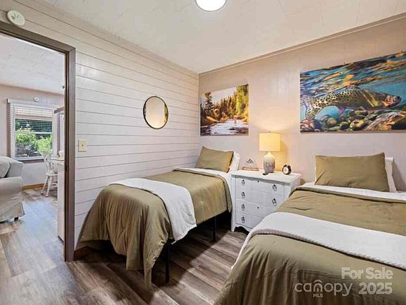 5th image of 45 Mountainside Cir