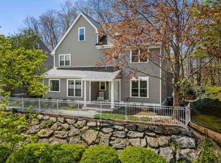 27 Pond Ln UNIT 27, Burlington, MA 01803