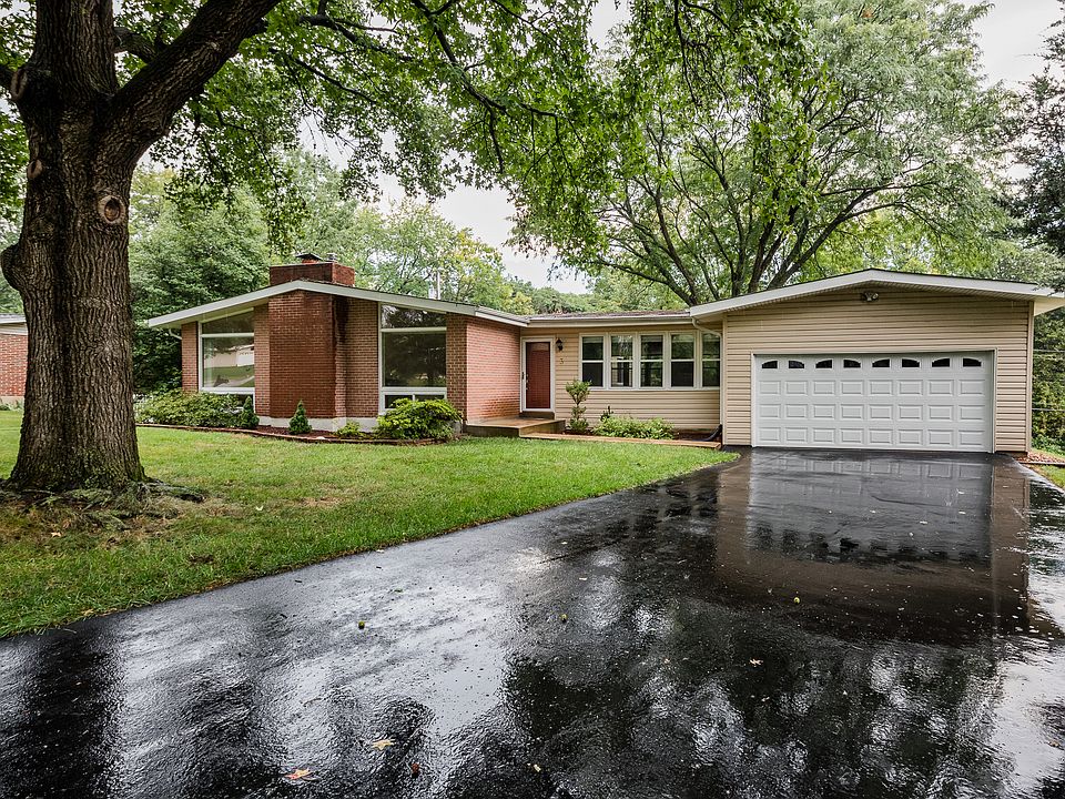 1st image of 3 Nassau Cir