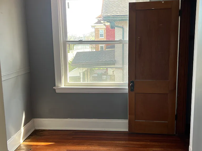 1867 Clarion Ave — Photo 11