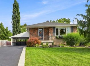 1453 Mountain Grove Ave, Burlington, ON L7P 2H4