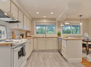 9019 SW 40th Ave, Portland, OR 97219