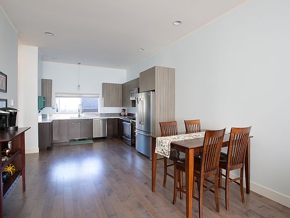 4th image of 4400A Brygger Dr W