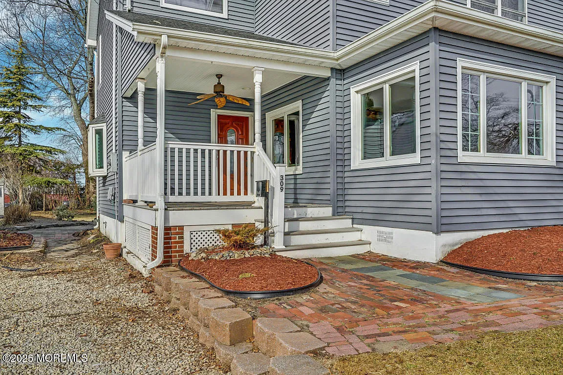 3 bed, 2.5 bath, 1964 sqft, $2,500 — Photo 3