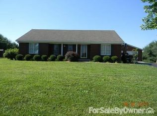 2011 Farmaway Dr, Bardstown, KY 40004