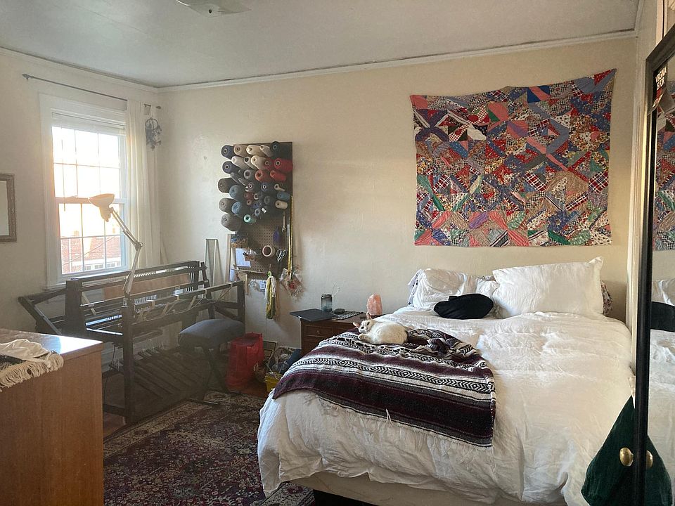 1st image of 1138 W Grace St APT 3