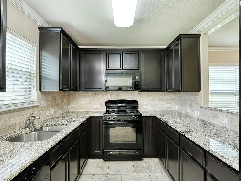 4201 Creede Dr — Photo 3