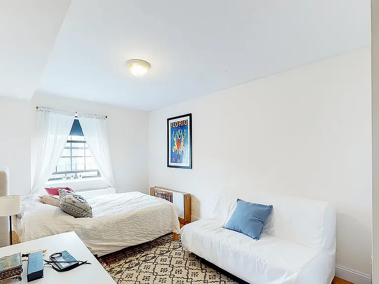 525 E 13th St #3F — Photo 3