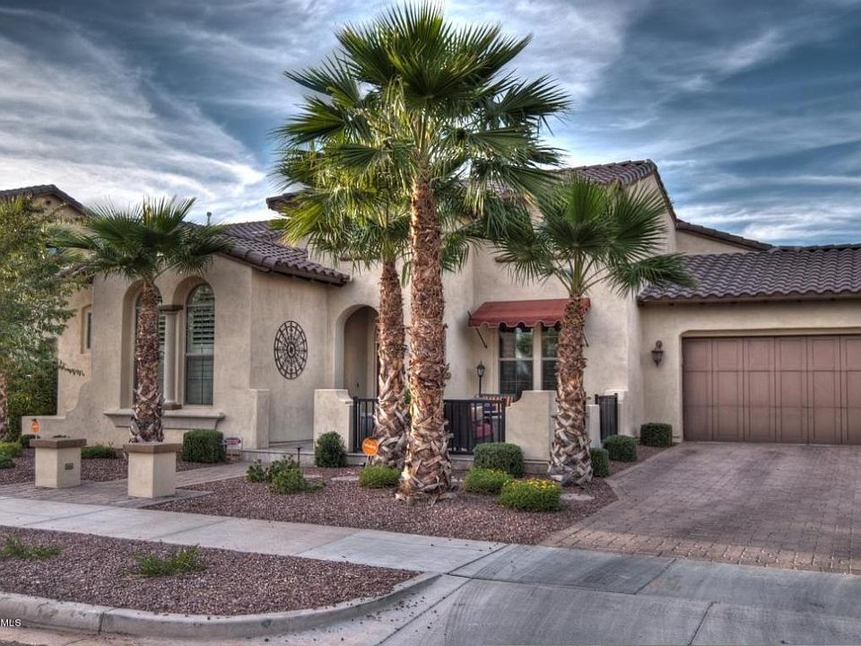 1st image of 20532 W Crescent Dr