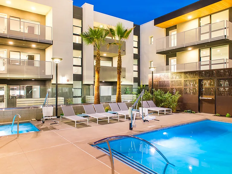 The Californian Coastal Apartments — Photo 8