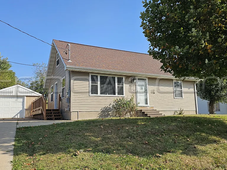 130 Outlook Dr SW — Photo 1